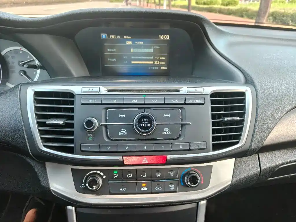 Honda Accord — миниатюра 9