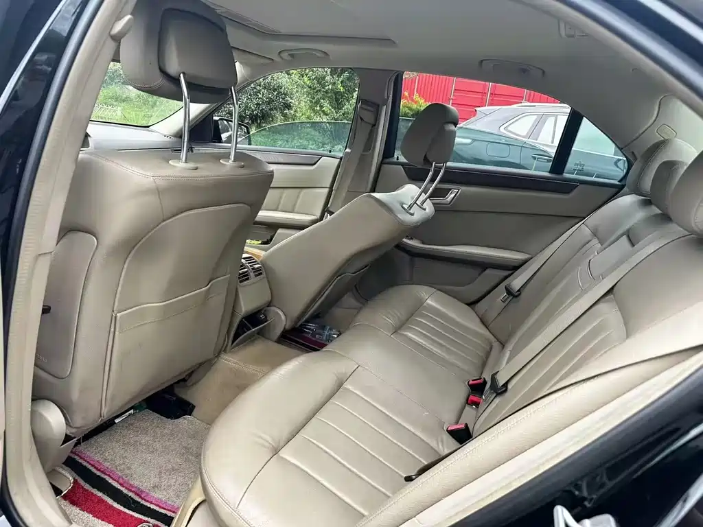Mercedes-Benz E-Class E 2010 E 200 CGI