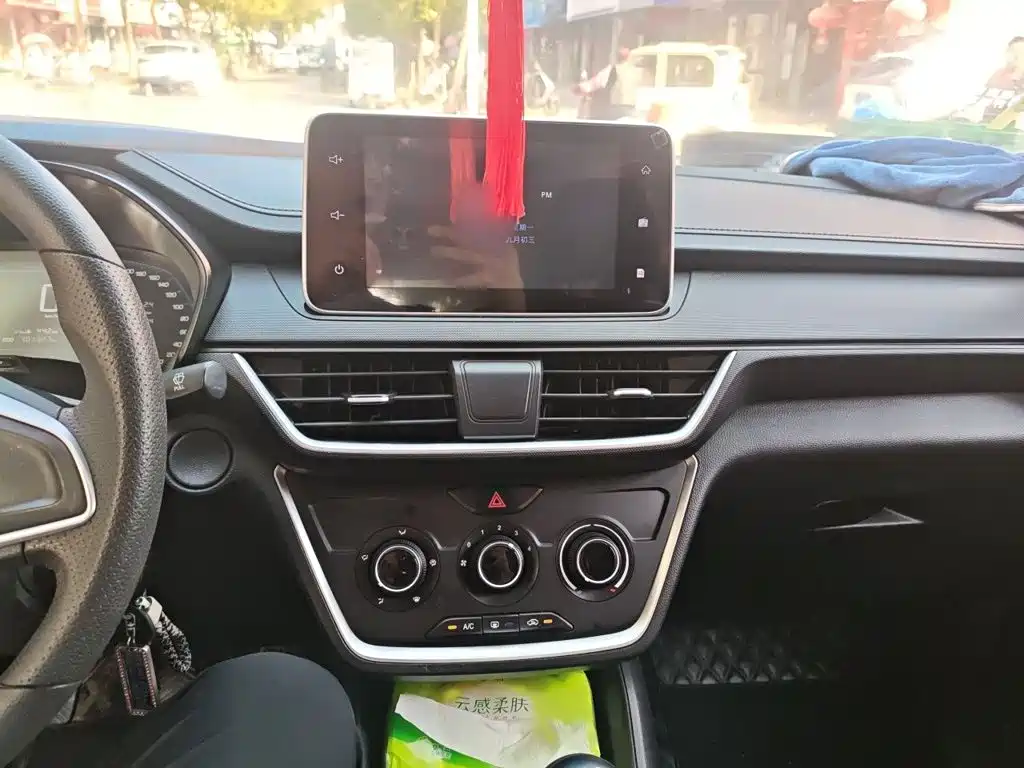 Wuling Hongguang S3 — миниатюра 6