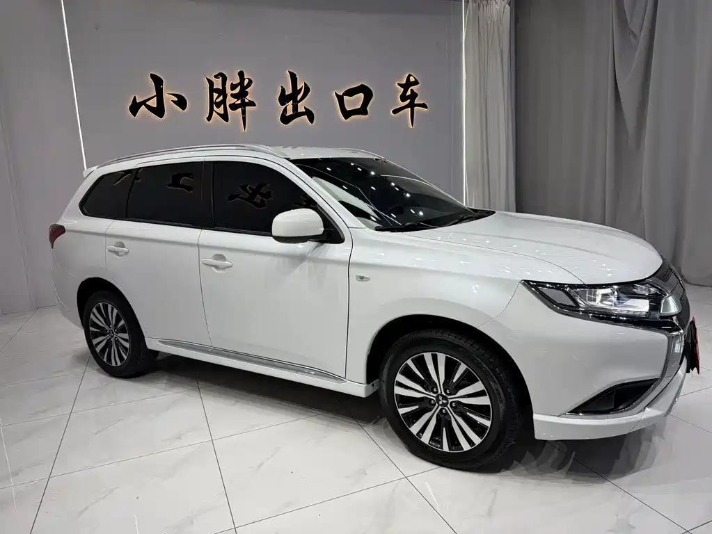 Mitsubishi Outlander 2021 2.0L 5 мест