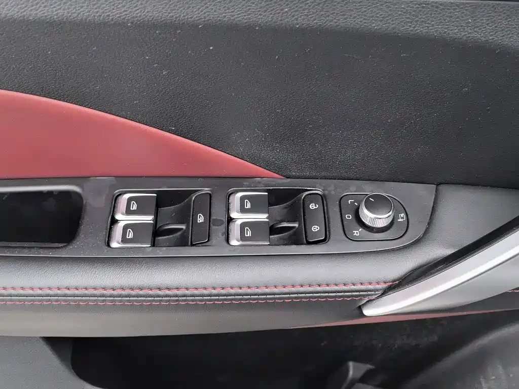 Geely Binyue — миниатюра 9