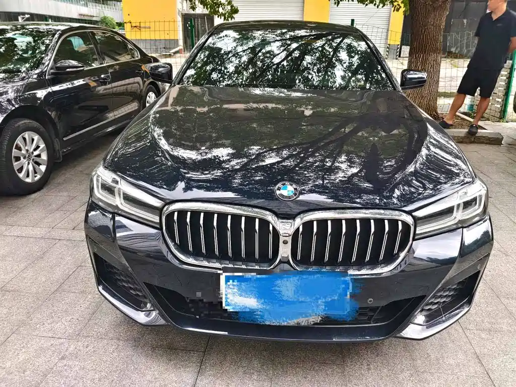 BMW 5 Series — миниатюра 2