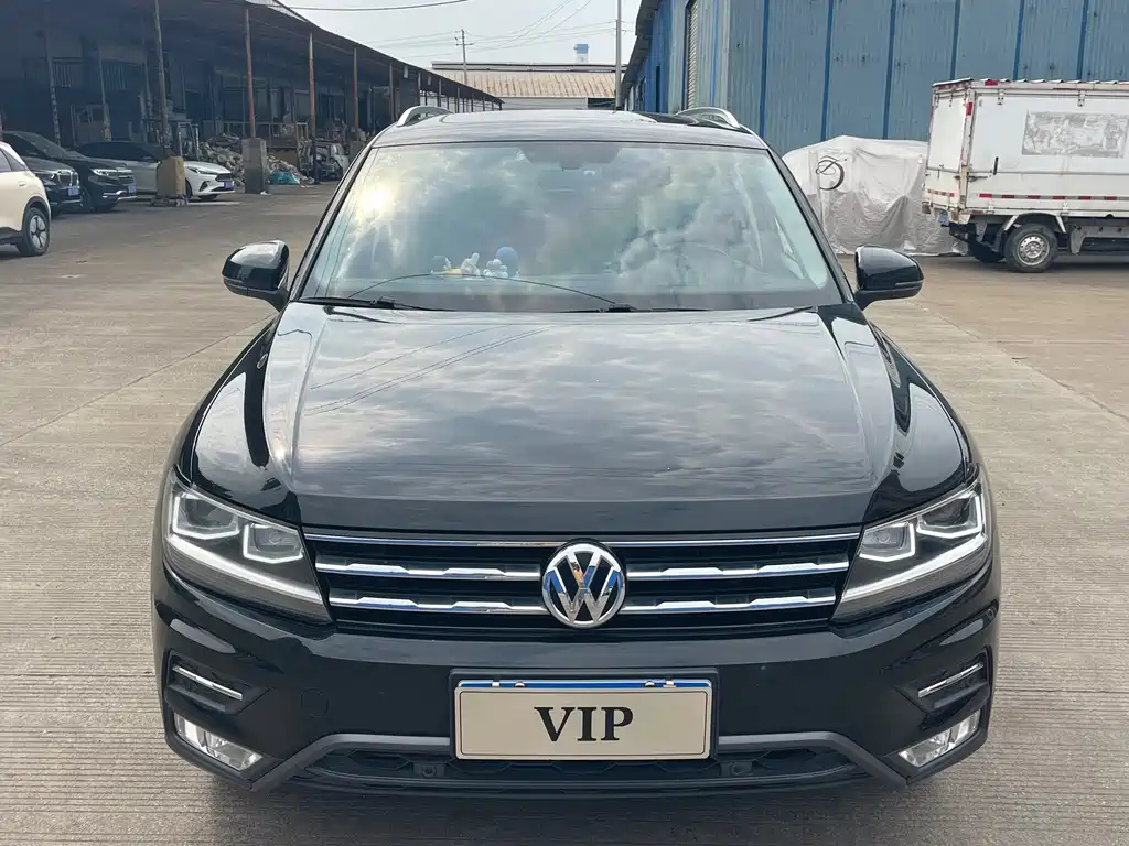 Volkswagen Tiguan L — миниатюра 2
