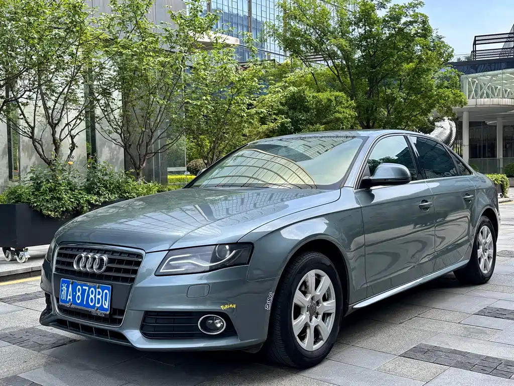 Audi A4L 2011