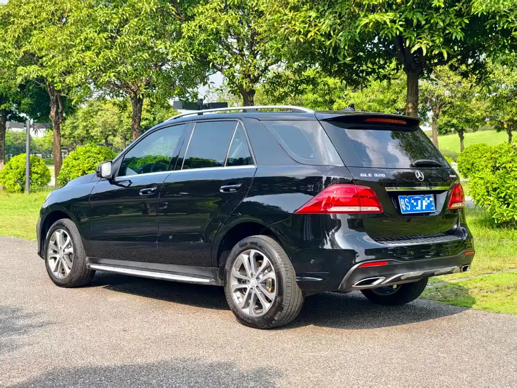 Mercedes-Benz GLE (Import) — миниатюра 8