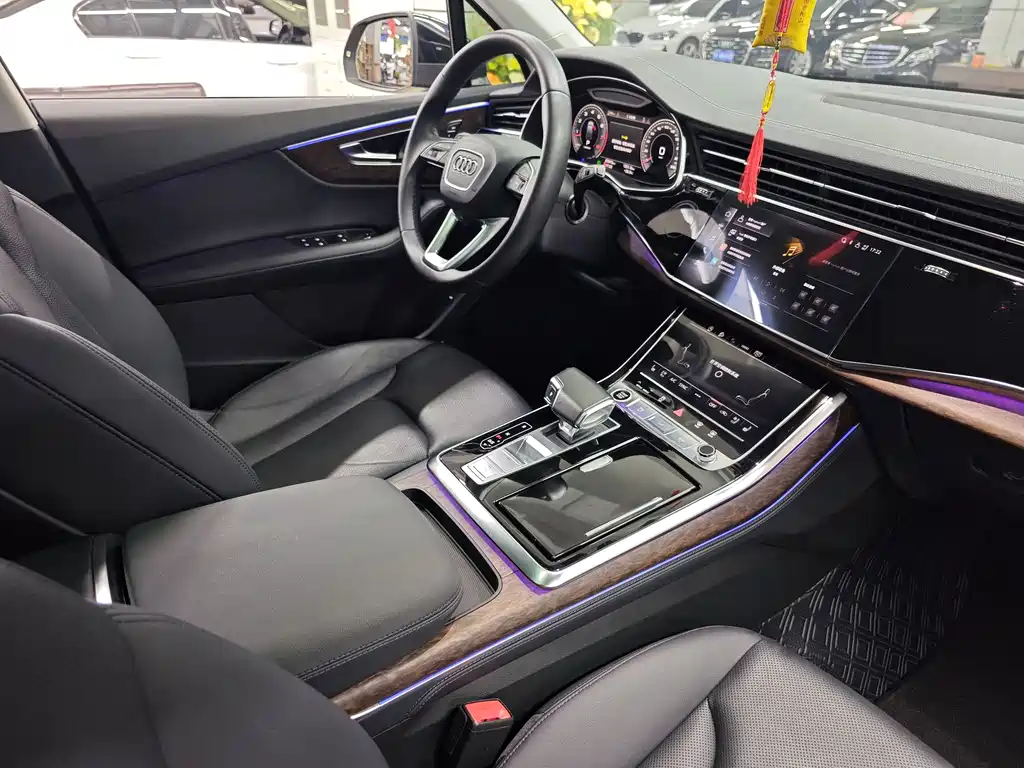 Audi Q7 2023 55 TFSI quattro S line Sport