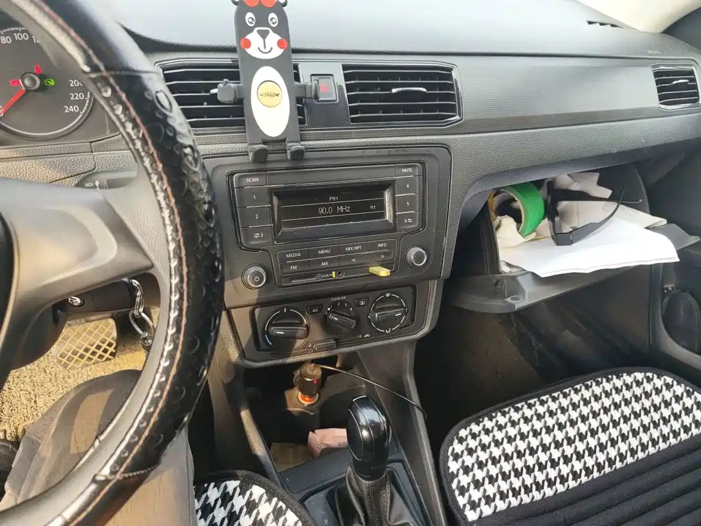 Volkswagen Santana — миниатюра 14