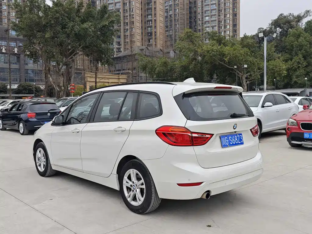 BMW 2 SERIES MULTIFUNCTIONAL STATION WAGON