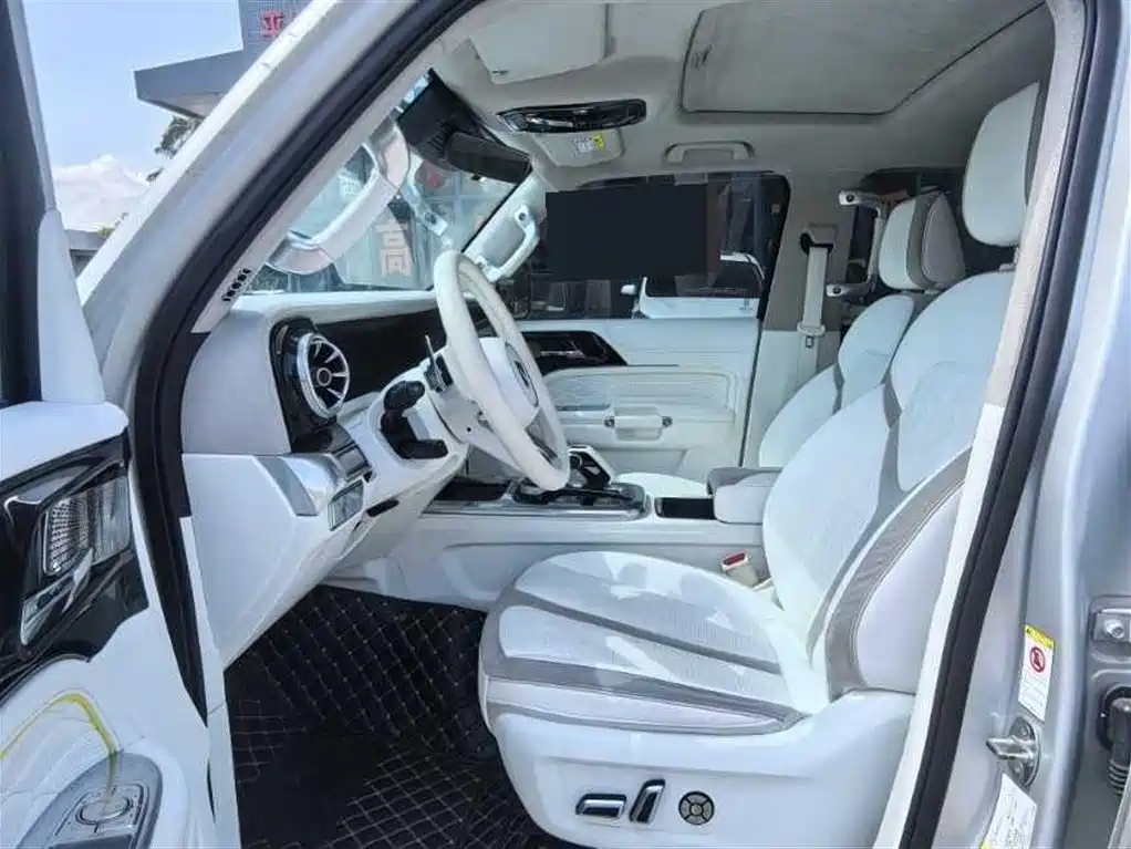 TANK CO CREATION TANK 300