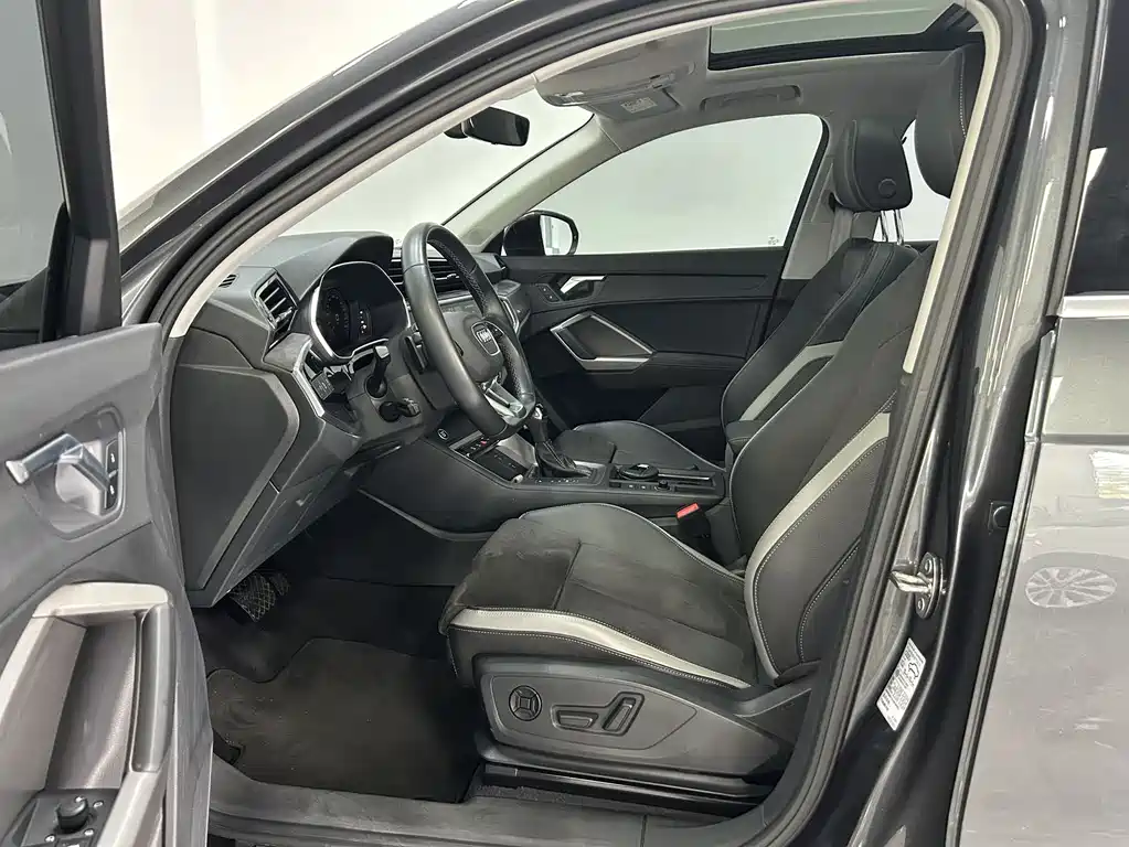 Audi Q3 2023 35 TFSI Fashion (1.4T)