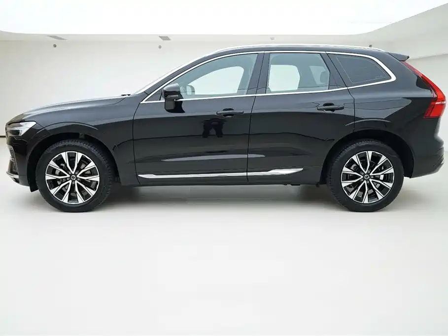 Volvo XC60 2024 B5 Luxury