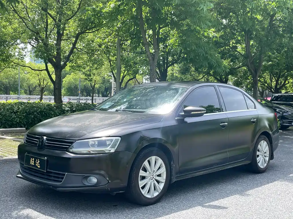 Volkswagen Sagitar 2013