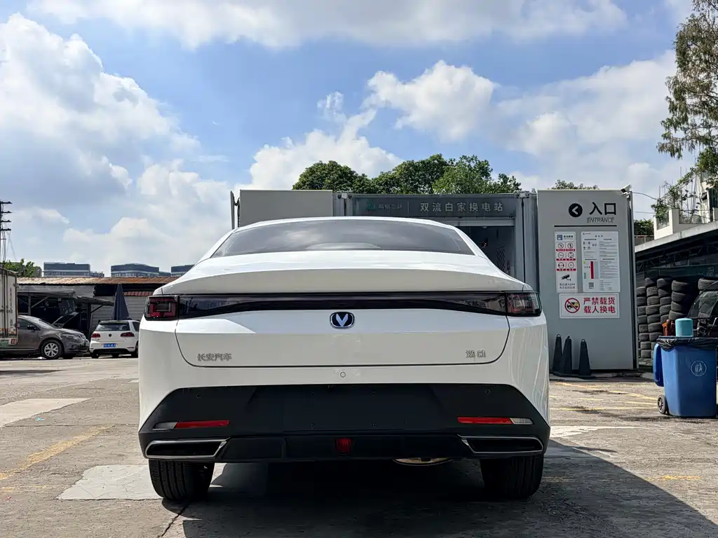 Changan Eado — миниатюра 5