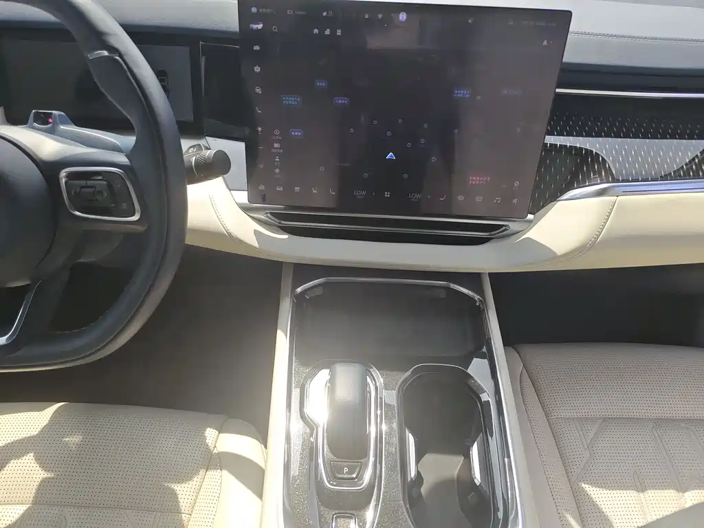 Zeekr 009 2024 мест Executive 140kWh