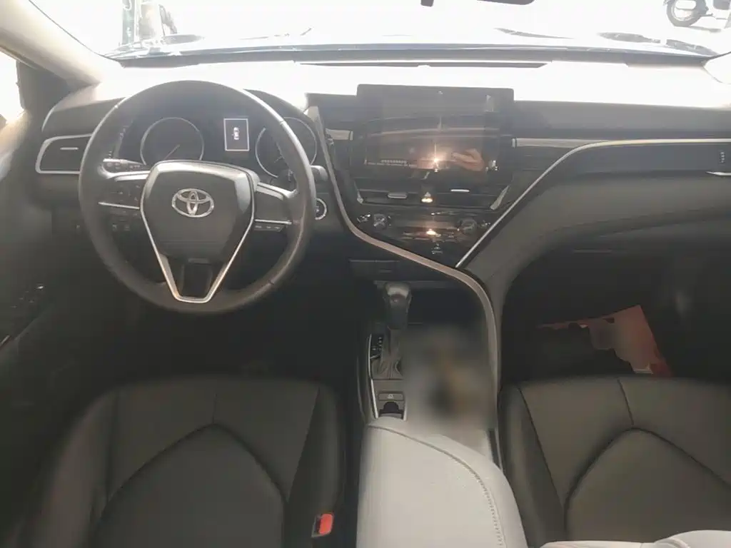 Toyota Camry — миниатюра 10