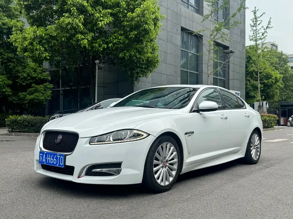 Jaguar XF 2015