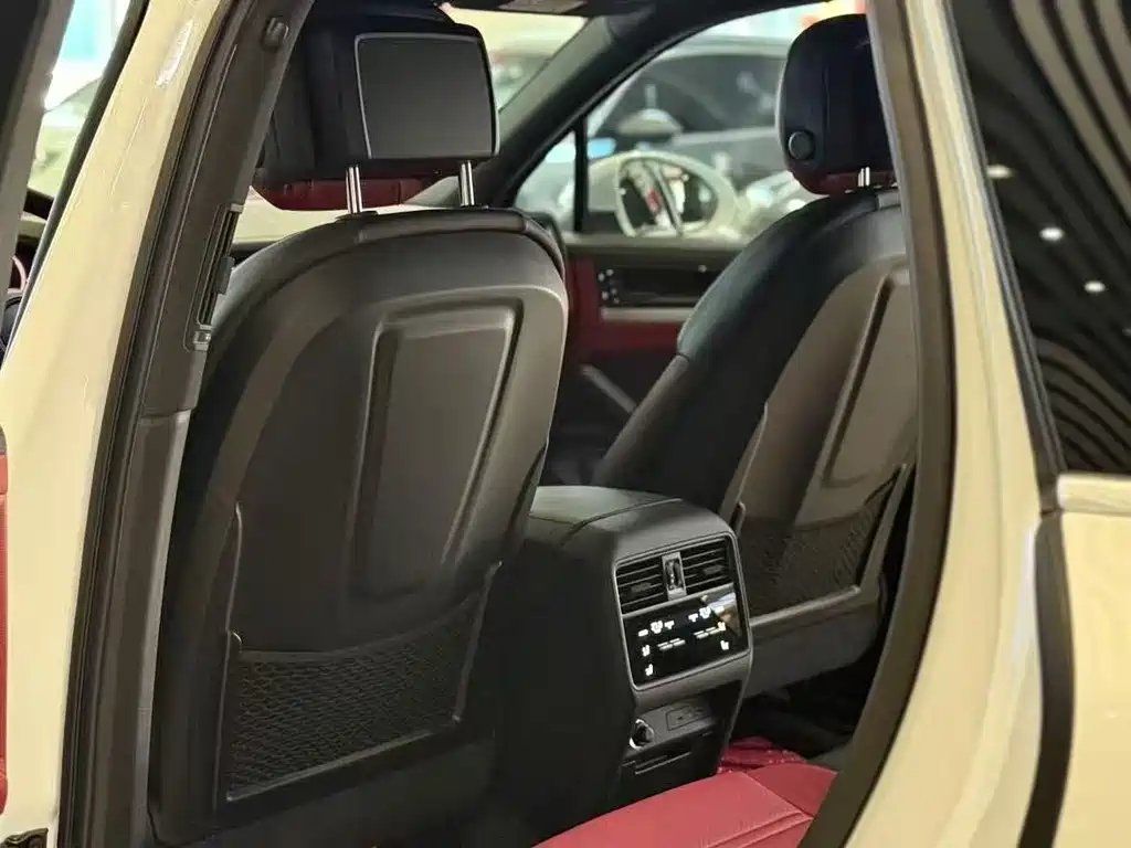 Porsche Cayenne — миниатюра 9