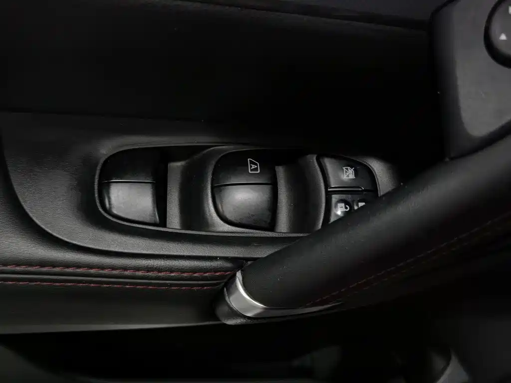 Nissan Qashqai — миниатюра 9