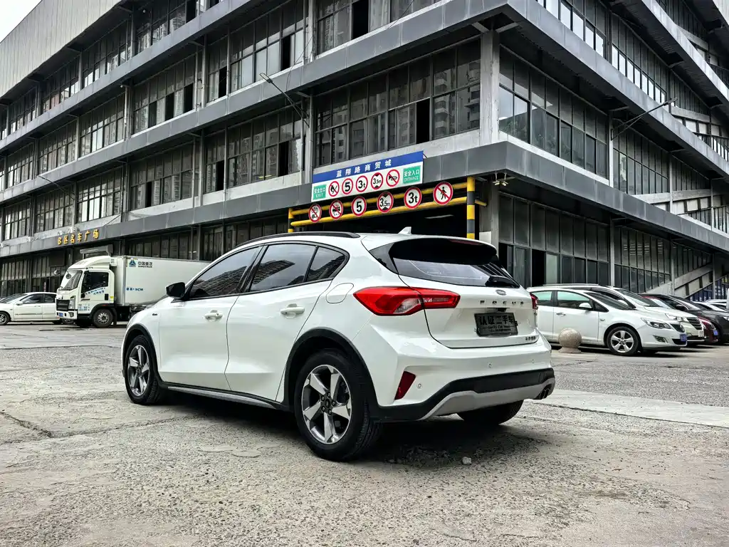 Ford Active 2021 EcoBoost 180 AT