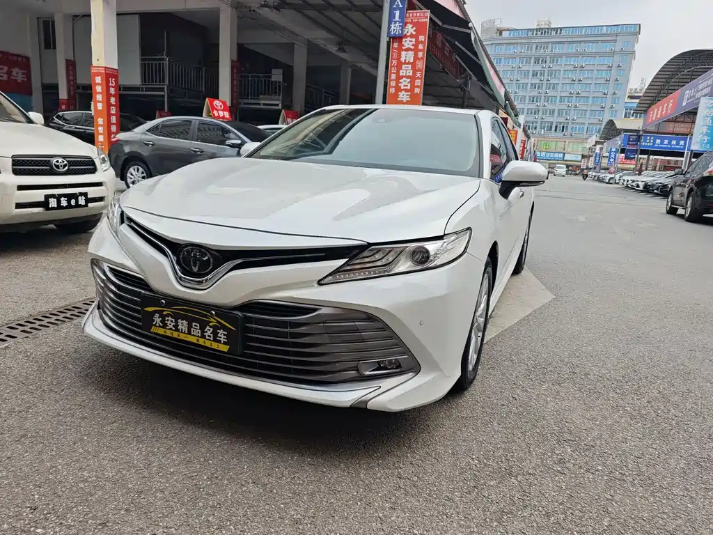 Toyota Camry 2019