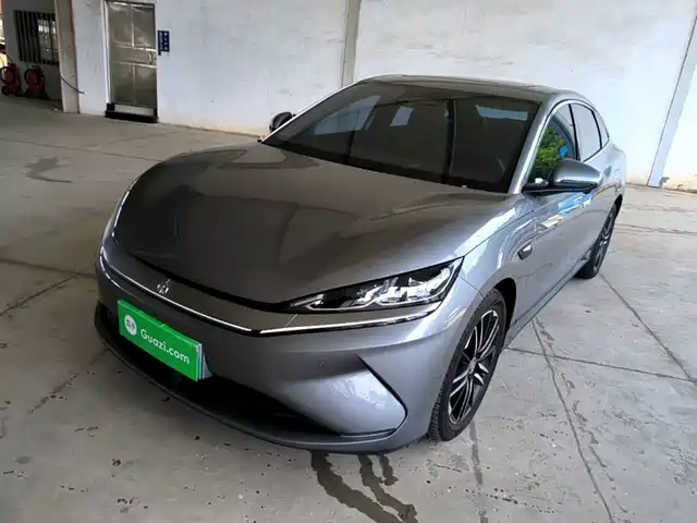 2025 BYD Qin