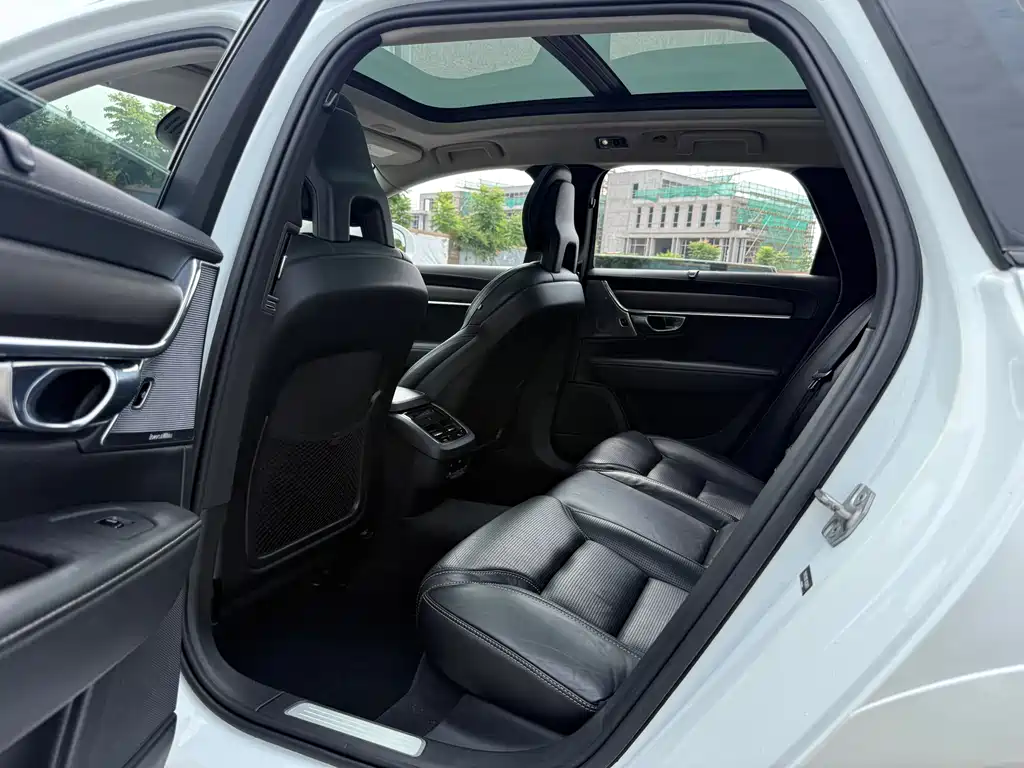 Volvo V90 2017 Cross Country T5 AWD