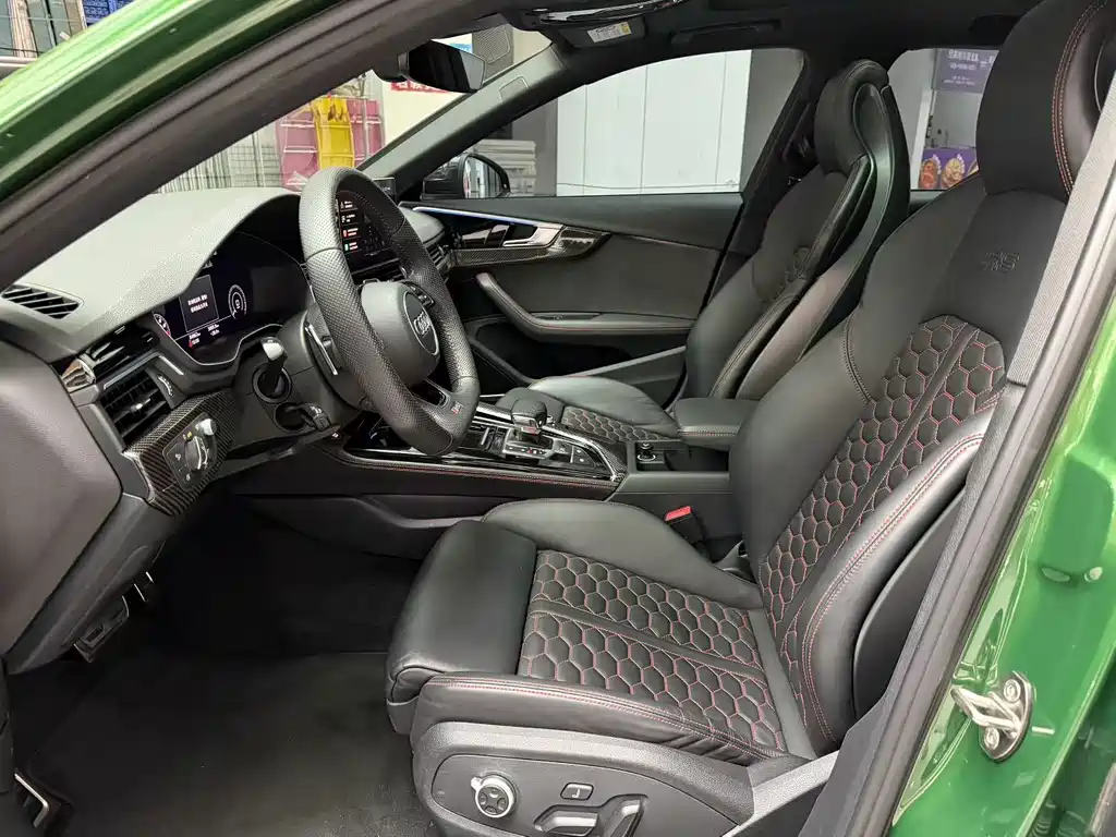 Audi RS 4 — миниатюра 8