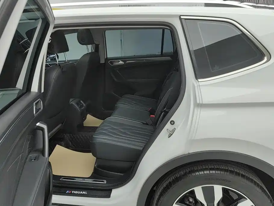 Volkswagen Tiguan L — миниатюра 11
