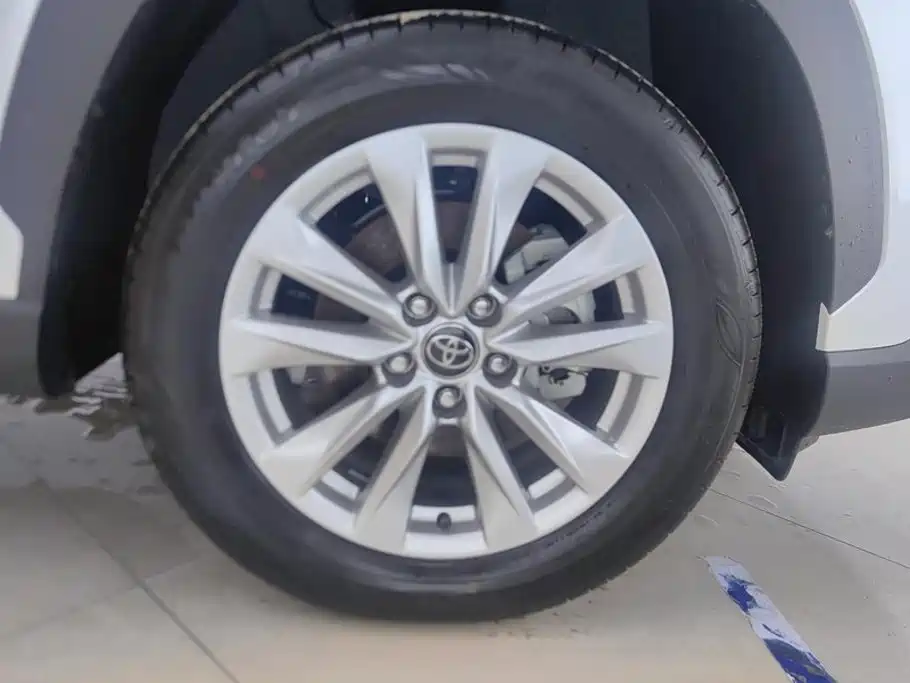 Toyota Corolla Cross — миниатюра 6