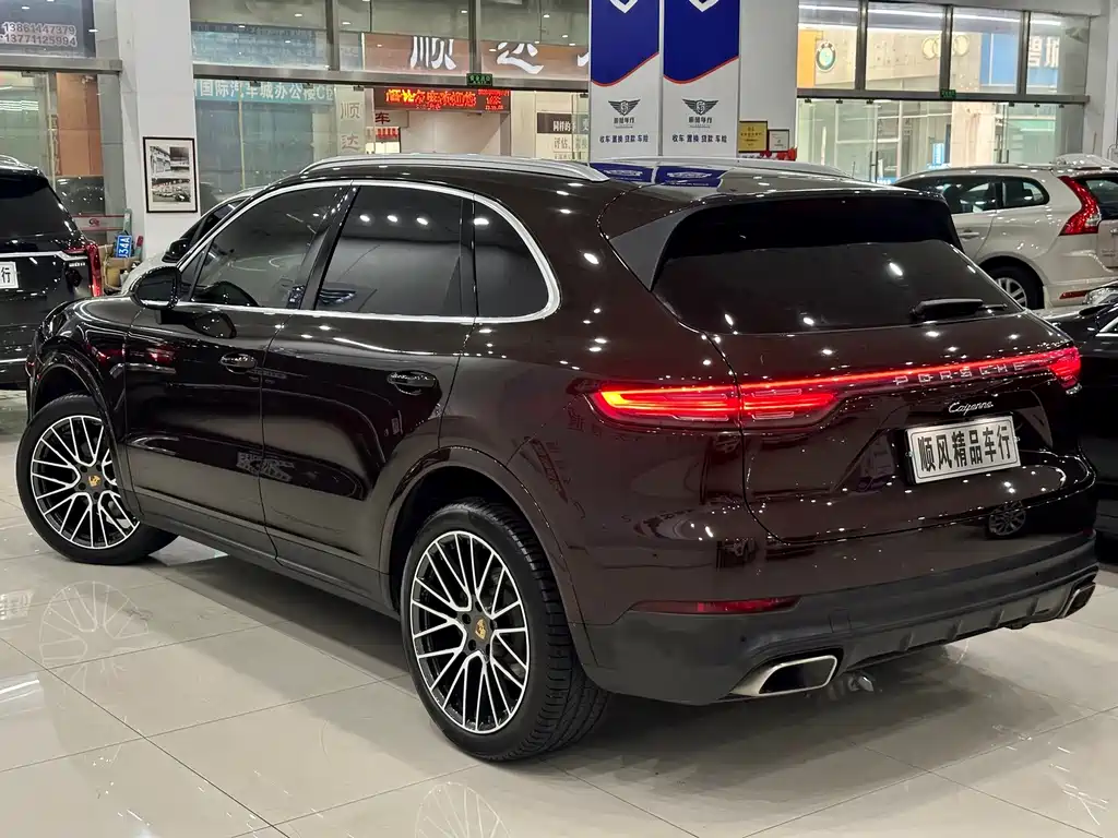 Porsche Cayenne — миниатюра 4