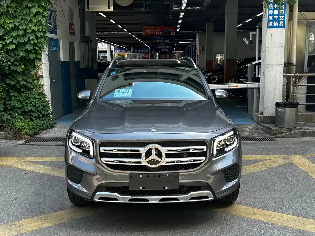 Mercedes-Benz GLB 2023