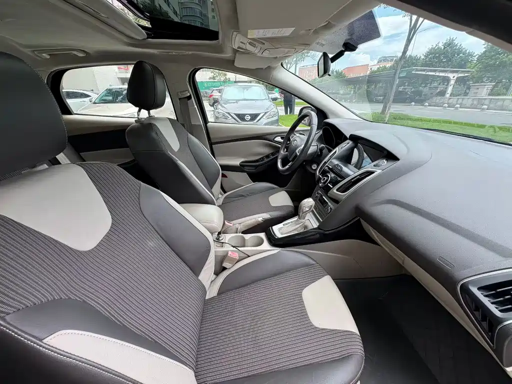 Ford Focus — миниатюра 9