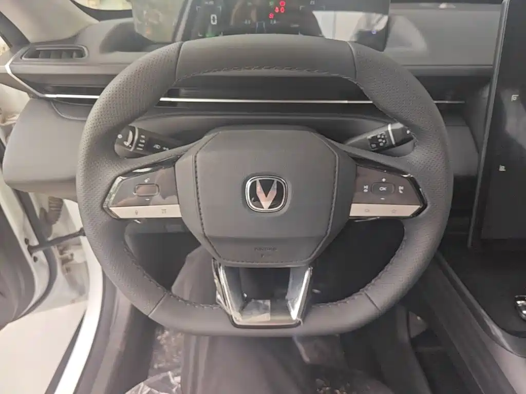 Changan Побег PHEV — миниатюра 11