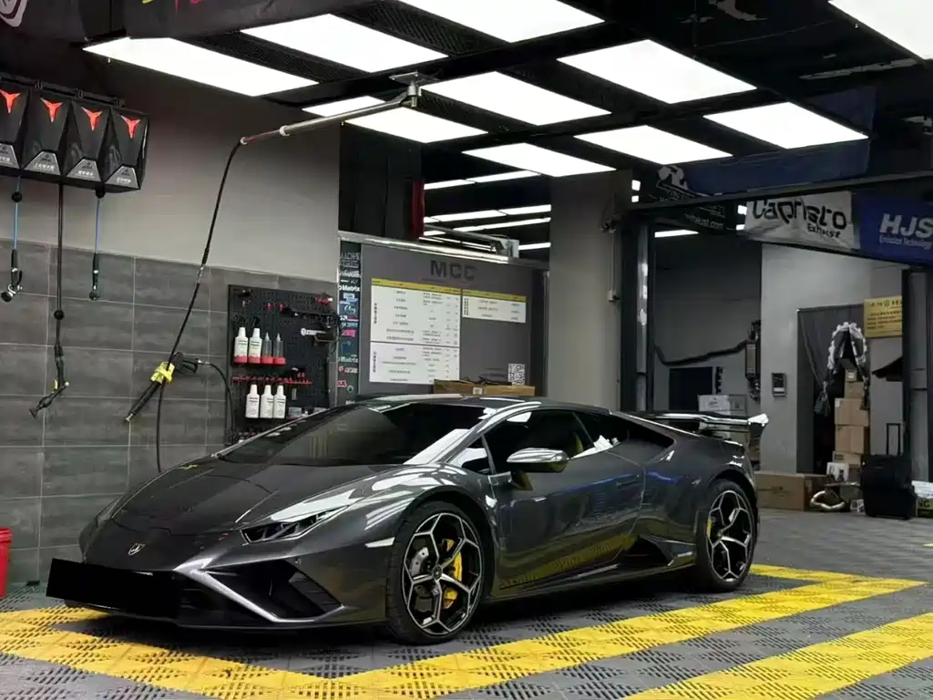 Lamborghini Huracán 2021