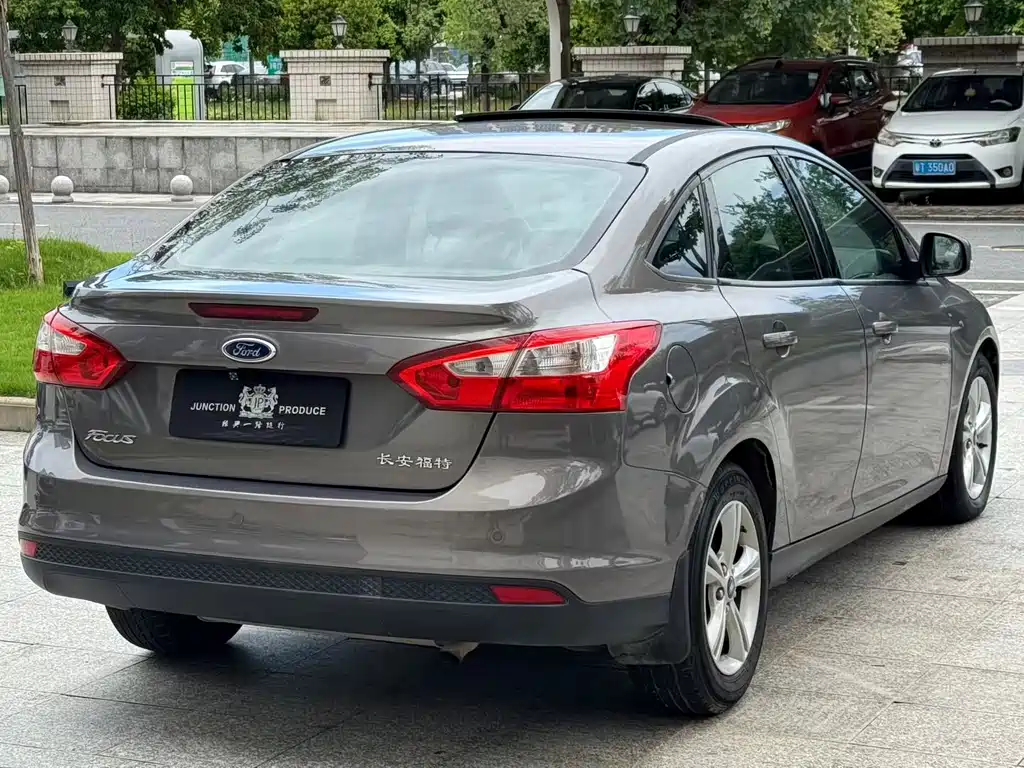 Ford Focus — миниатюра 6