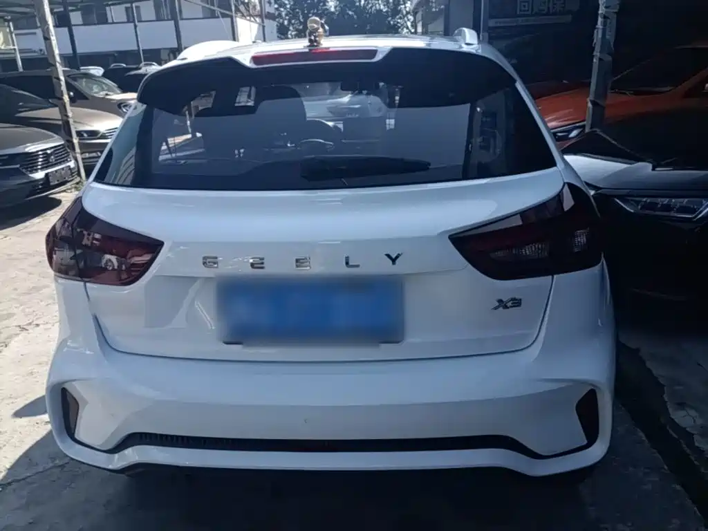 Geely Vision X3 — миниатюра 6