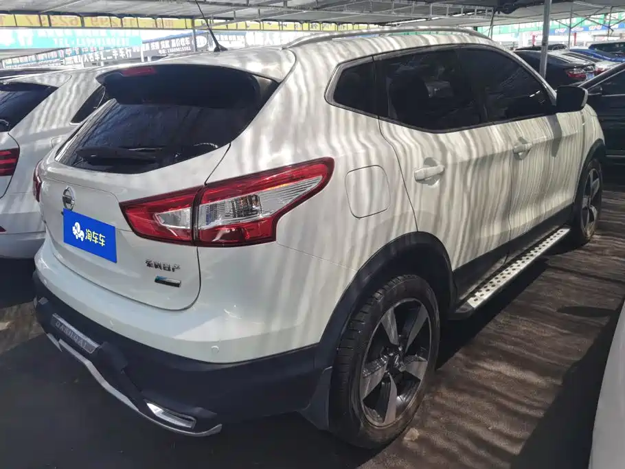 Nissan Qashqai 2016 2.0L CVT Luxury