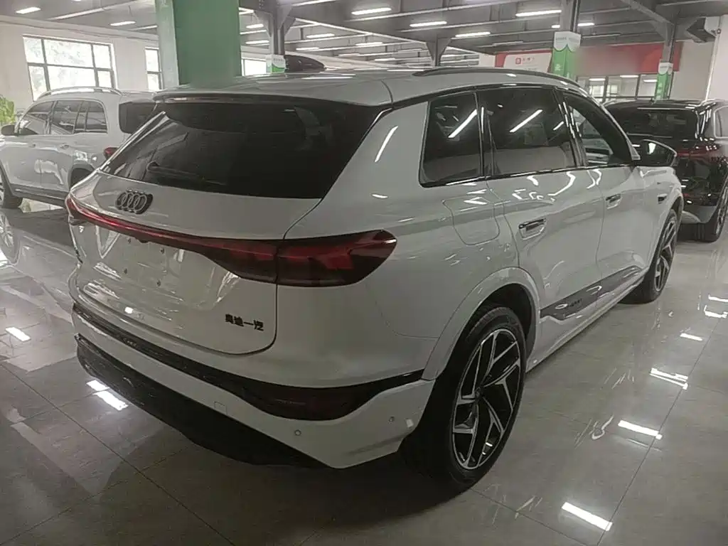 Audi Q6L e-tron
