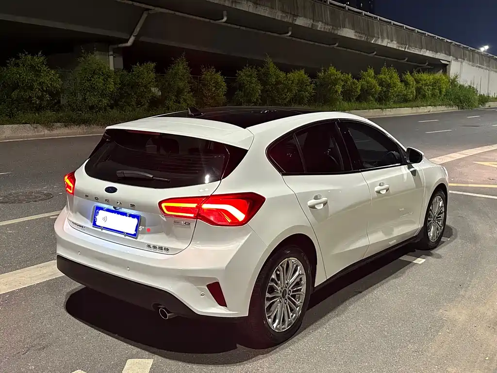 Ford Focus — миниатюра 4