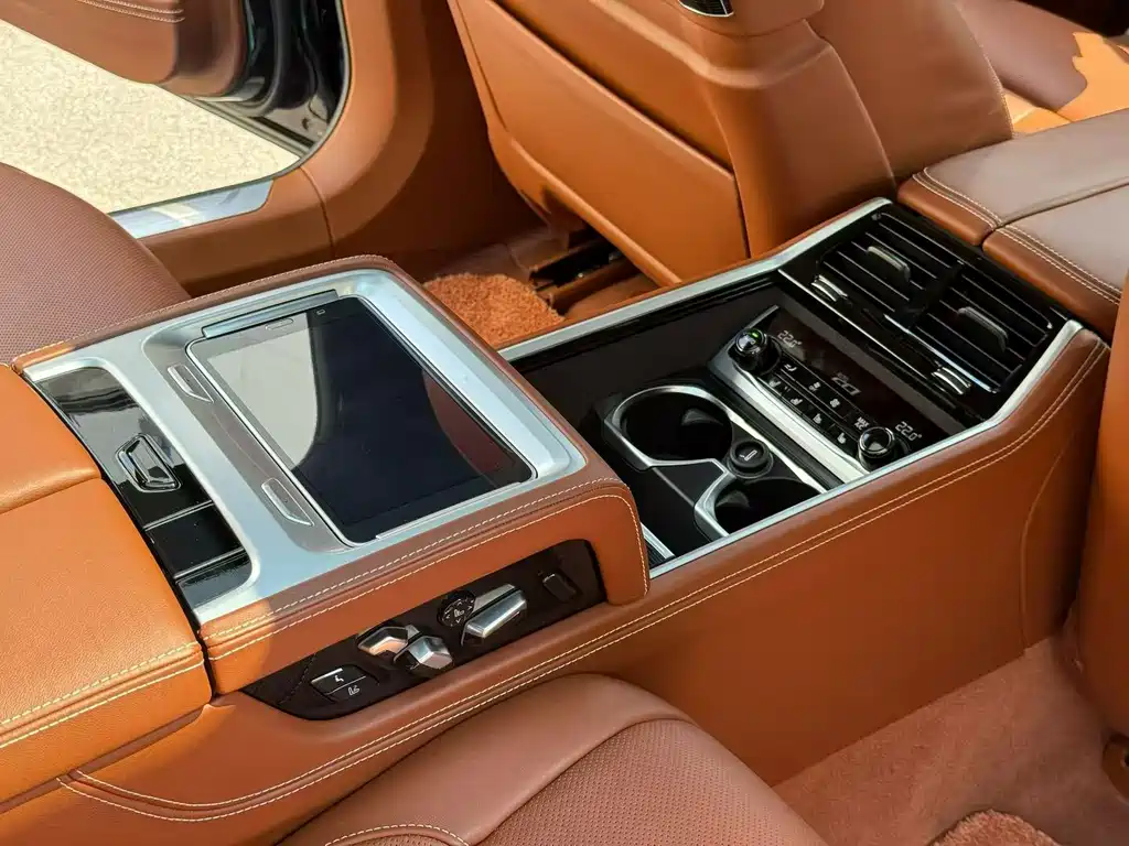 BMW 7 Series — миниатюра 7