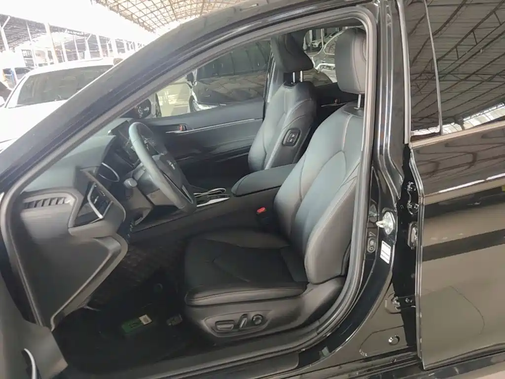 Toyota Camry — миниатюра 15