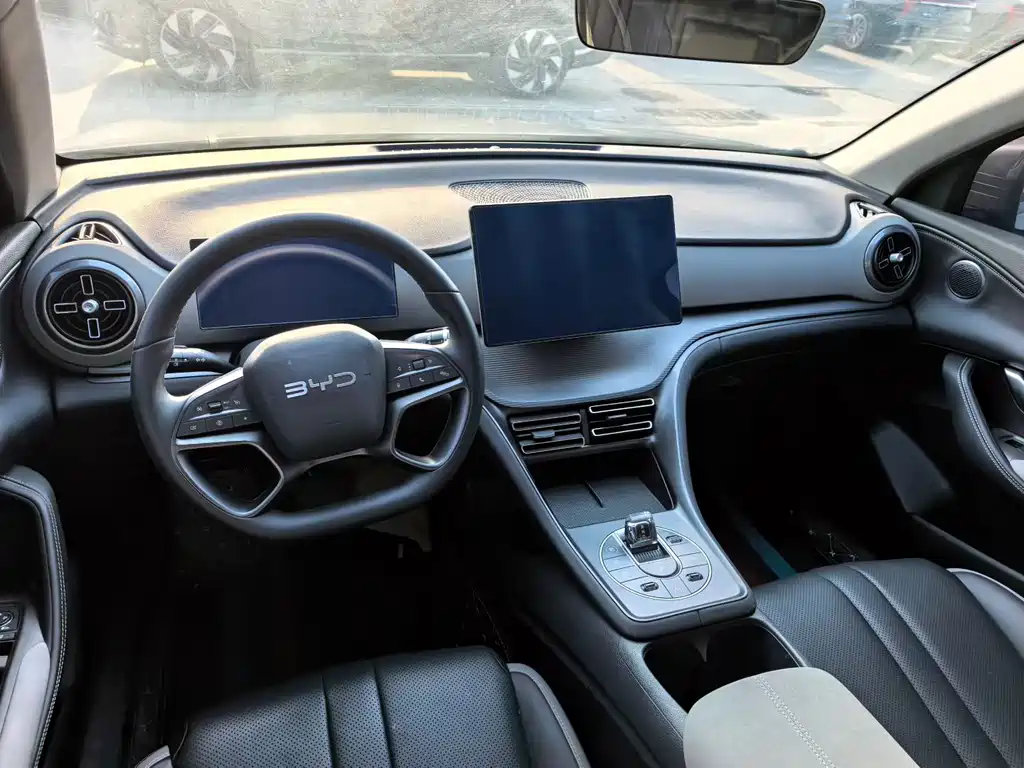 BYD 05 DM-i 2025 DM-i 75KM Luxury