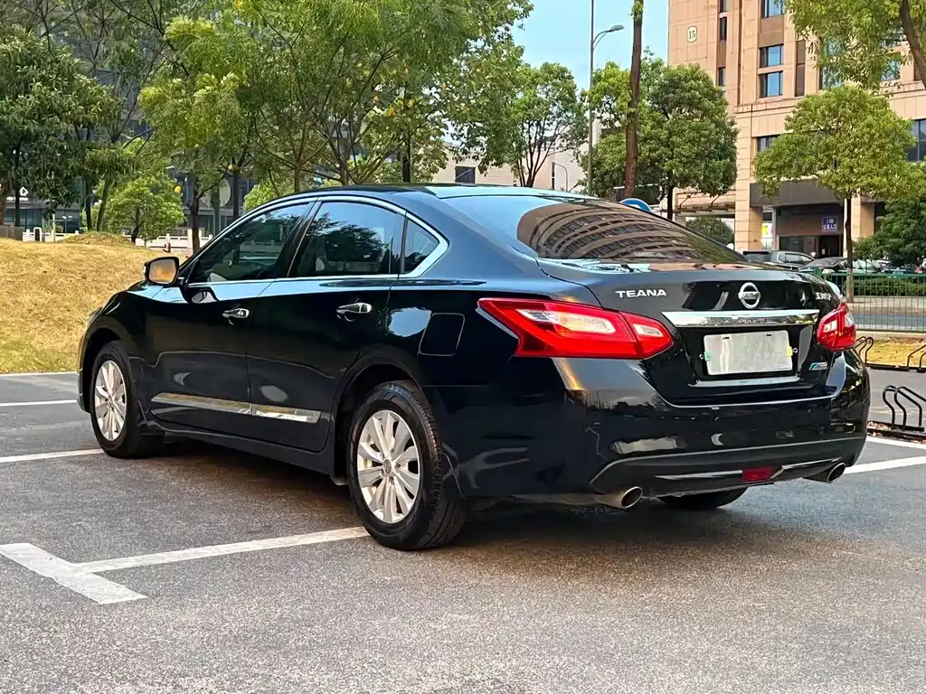 Nissan Teana — миниатюра 8