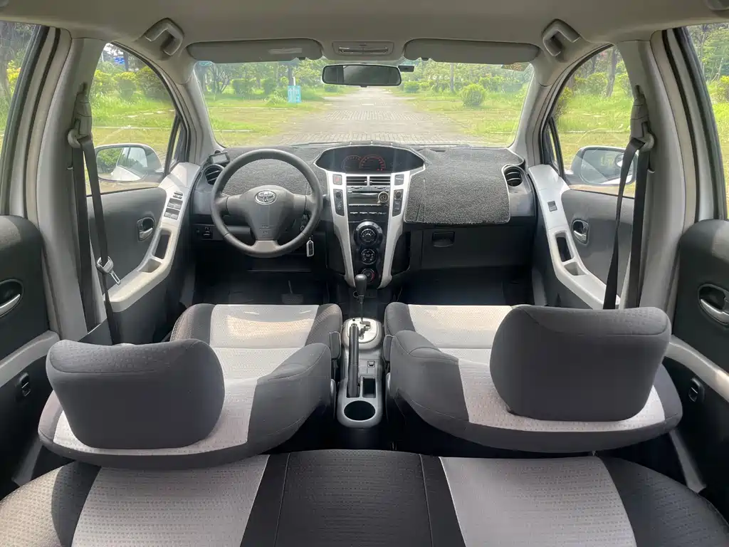 Toyota Yaris — миниатюра 19