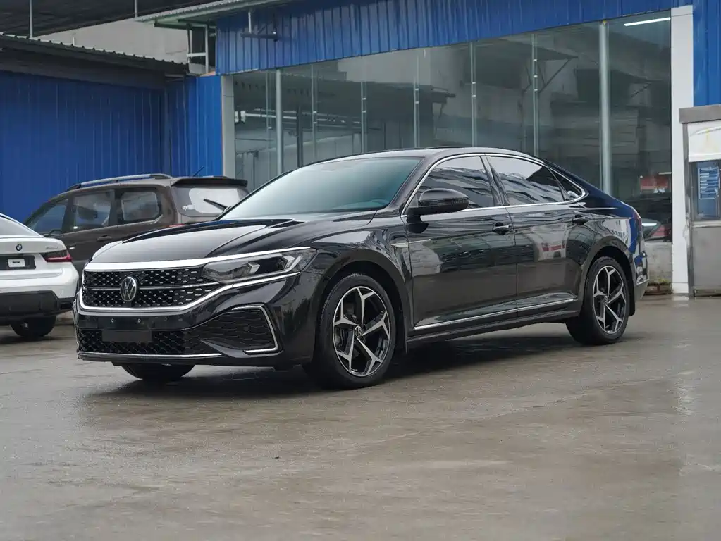Volkswagen Passat 2024