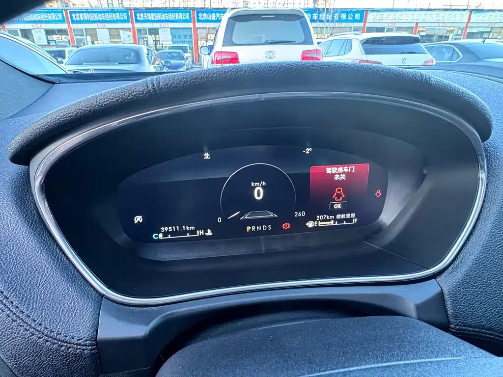 LINCOLN NAVIGATOR (IMPORT)