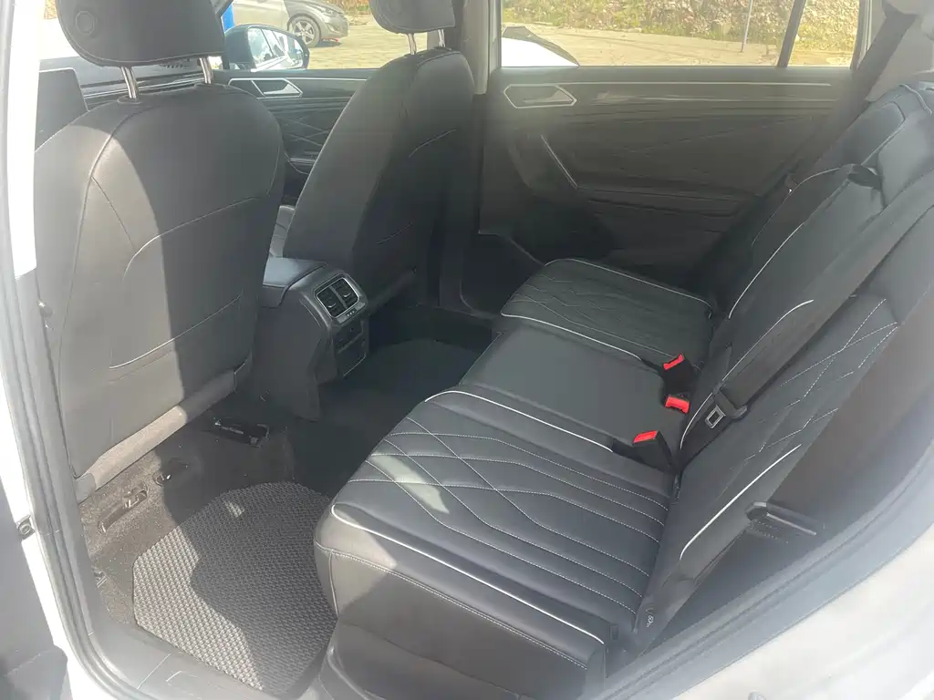 Volkswagen Tiguan L — миниатюра 11