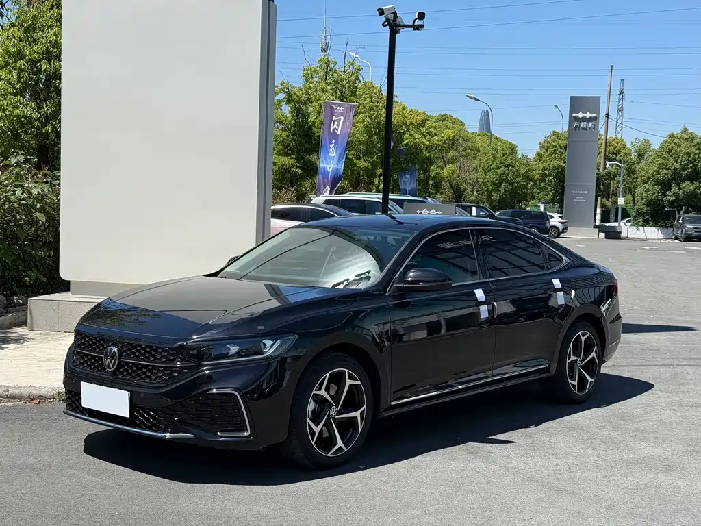 Volkswagen Passat 2024