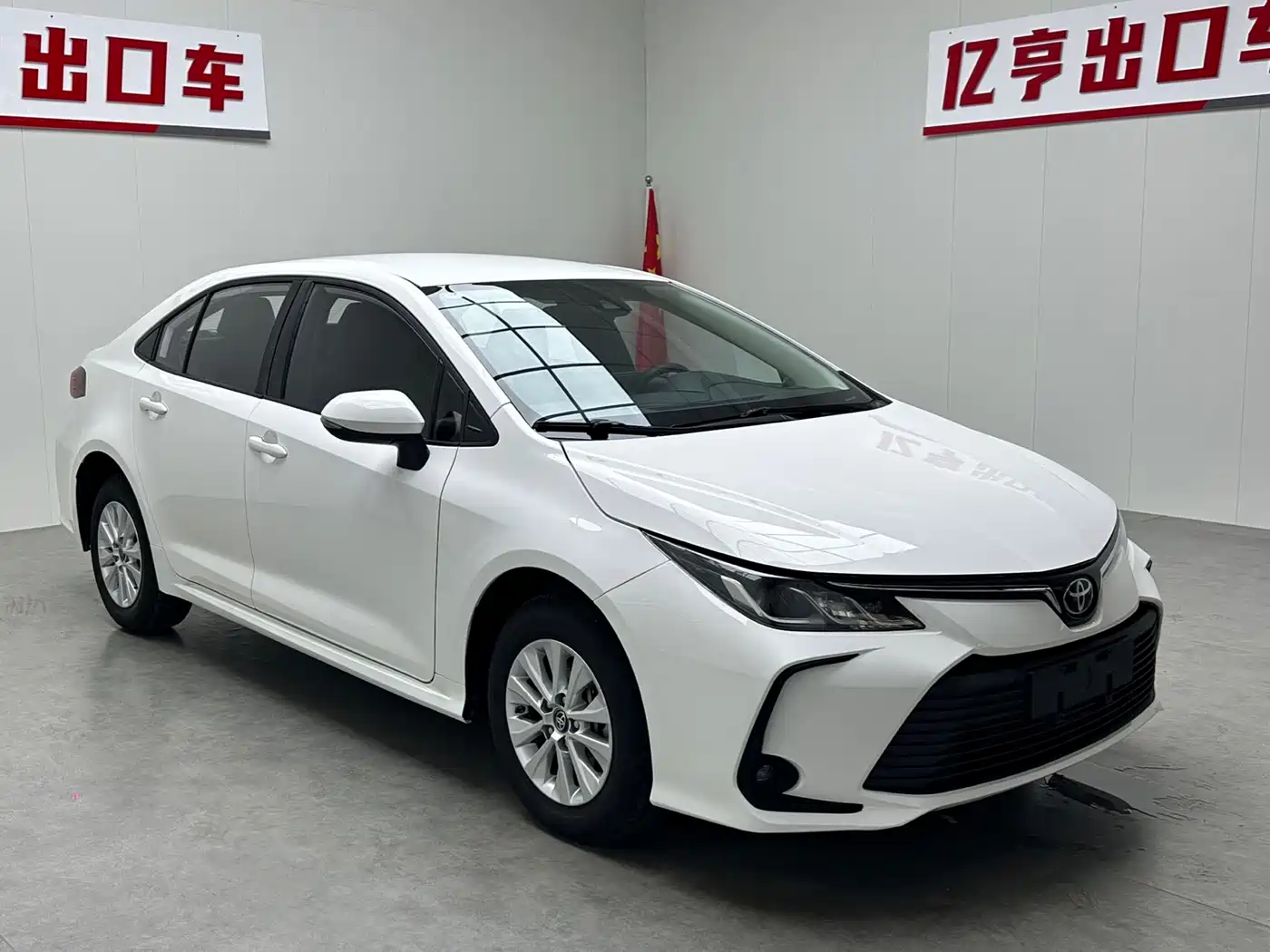 Toyota Corolla 2023 Белый из Китая, фото 5