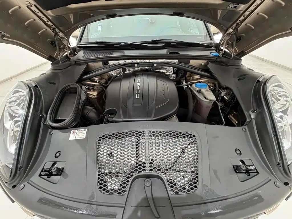 Porsche Macan — миниатюра 12
